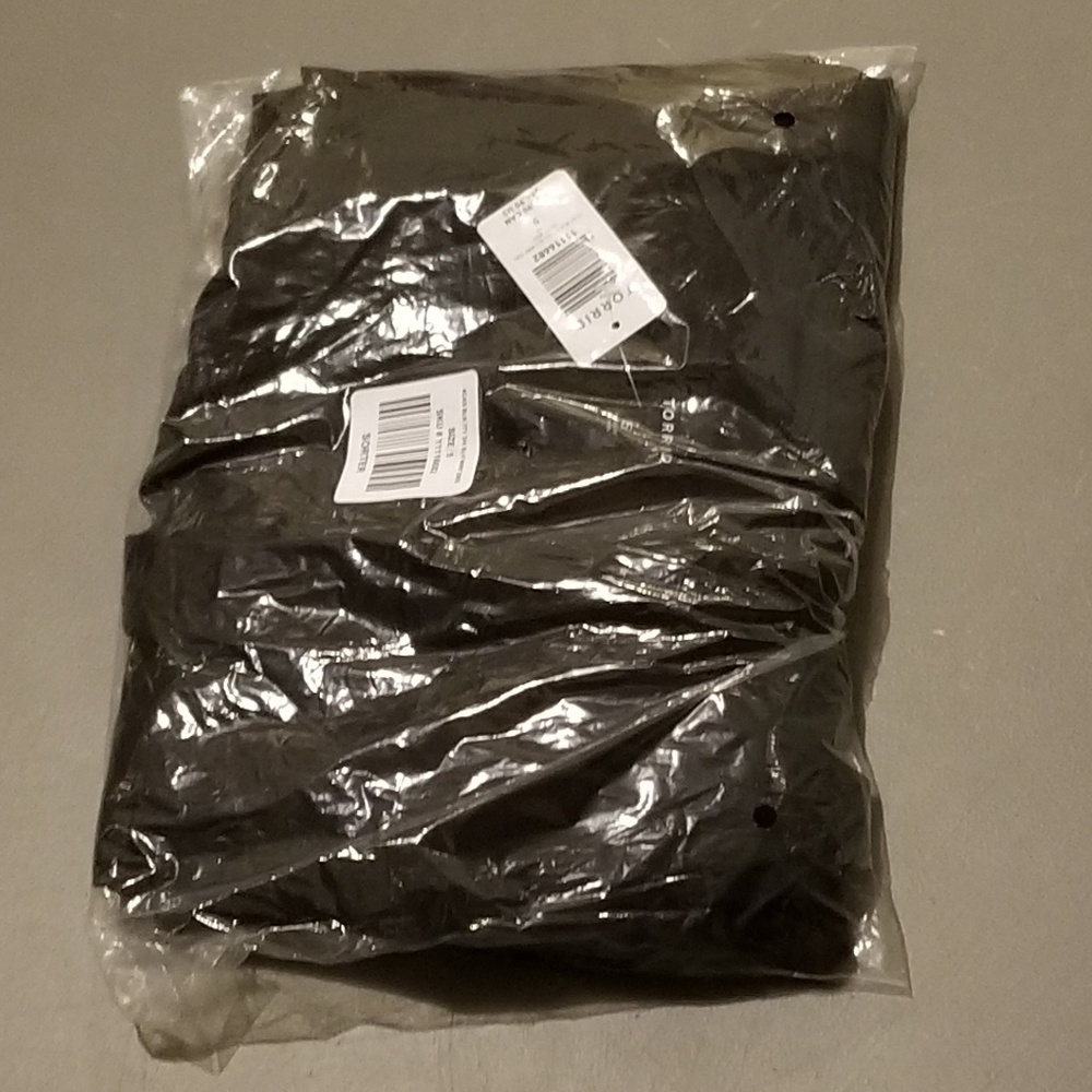 NWT Torrid Black Wrap Dress - Size 5 - Picture 4 of 4